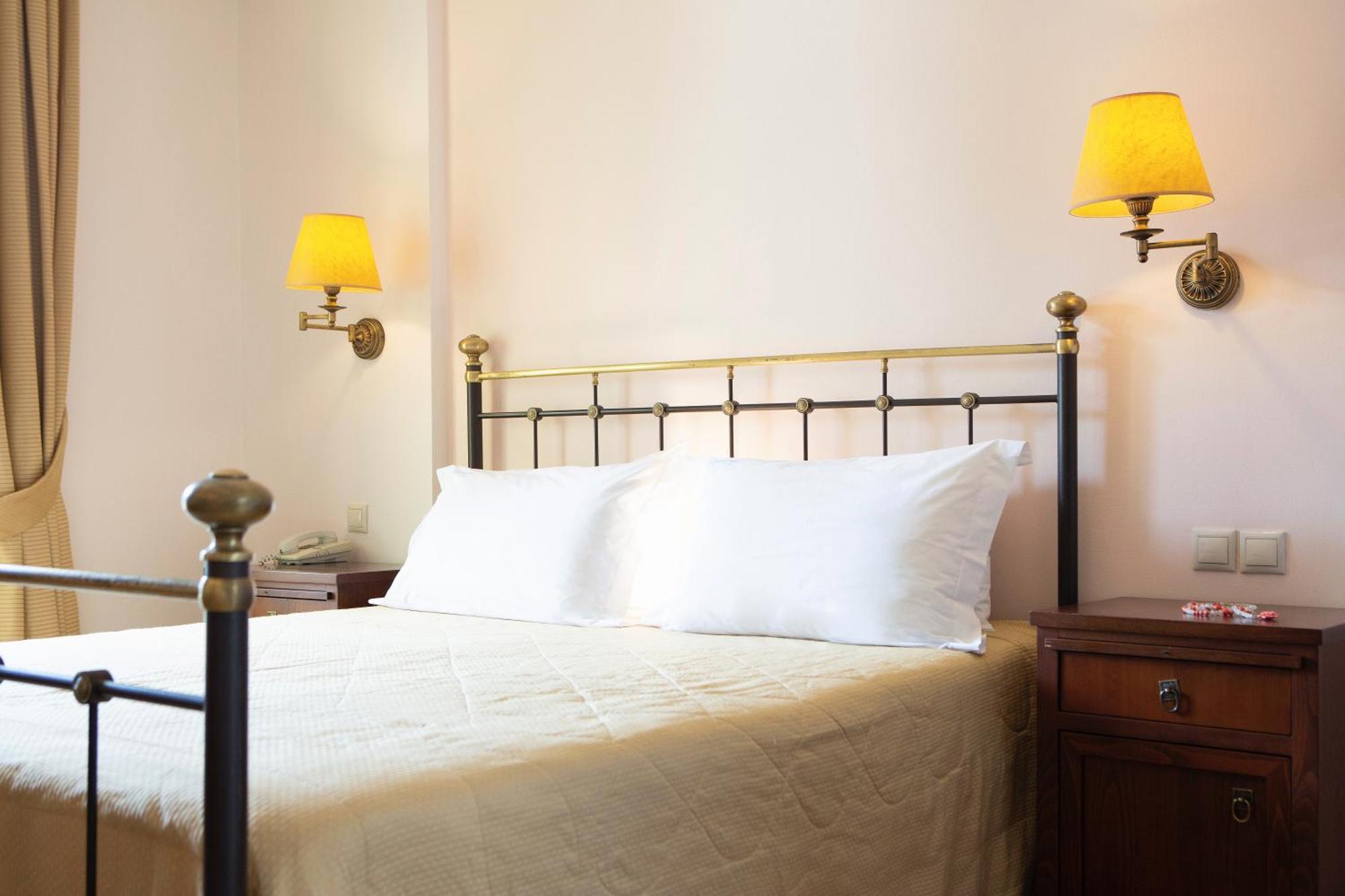 Cleopatra Beach Yénion Room photo