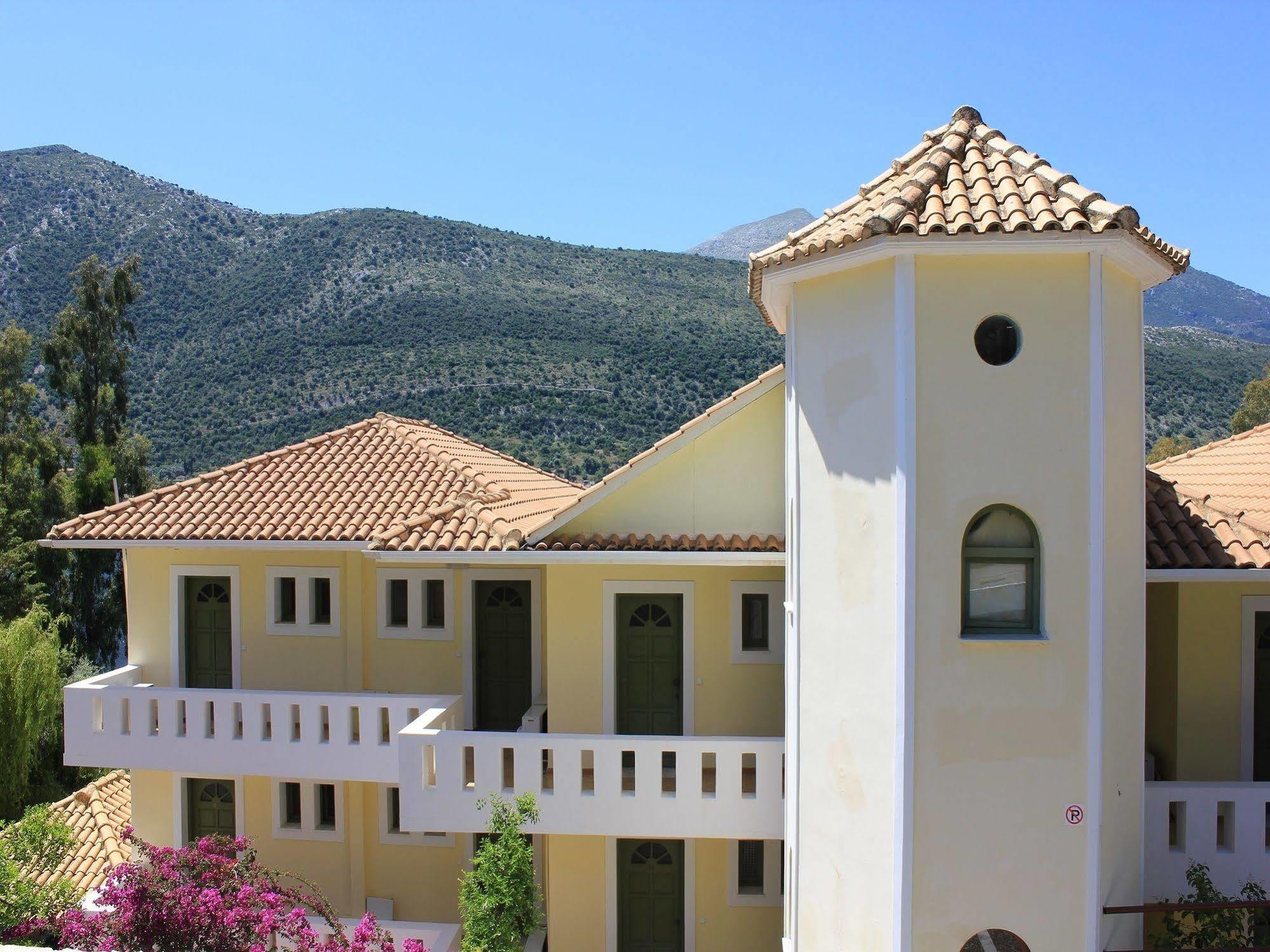 Cleopatra Beach Aparthotel Yénion Exterior photo